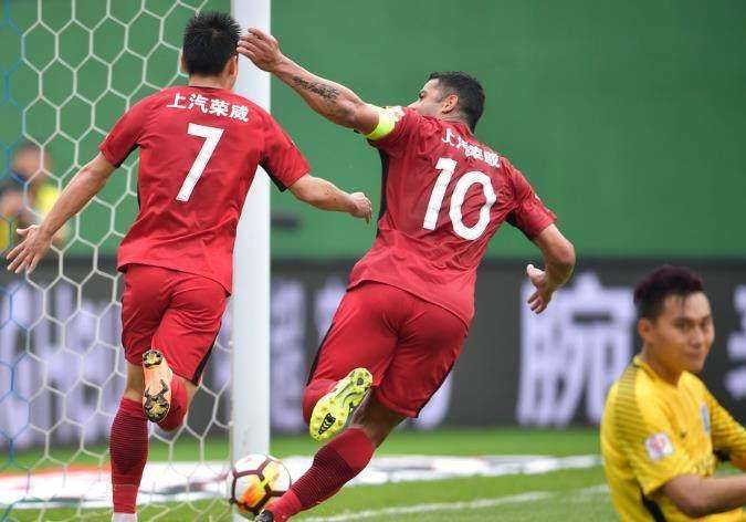  里昂女足四连冠创历史新纪录  