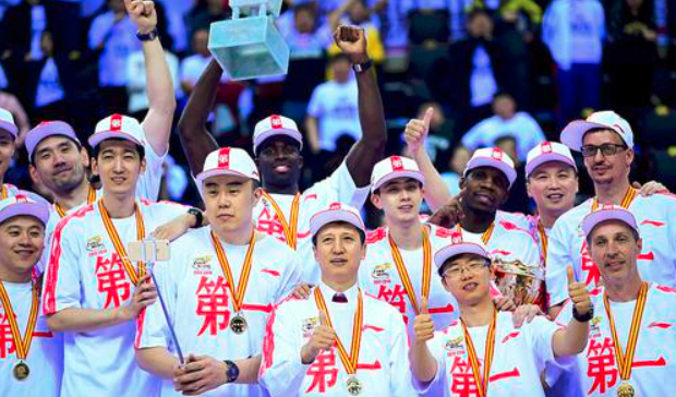  因扎吉续约领跑争冠热门  